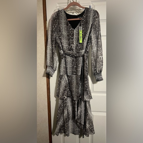 Sam Edelman Snakeprint dress size small
NWT - Picture 1 of 4